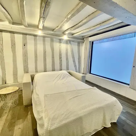 Petit Pres Du Centre - 186